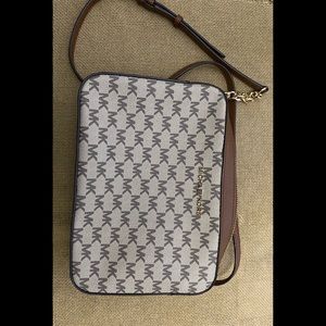 Authentic Michael Kors crossbody